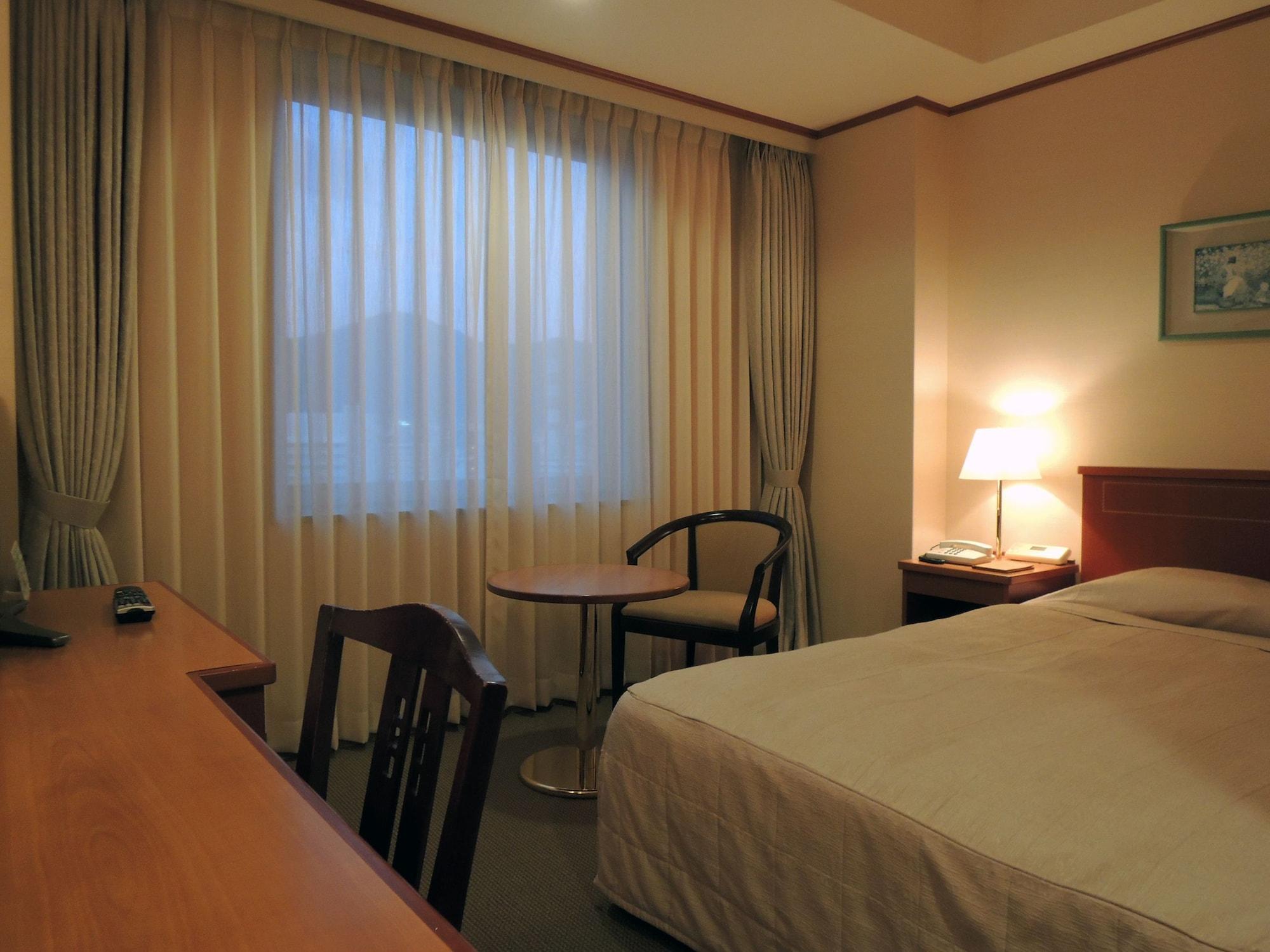 Hotel Crown Palais Kokura Китакюсю Экстерьер фото