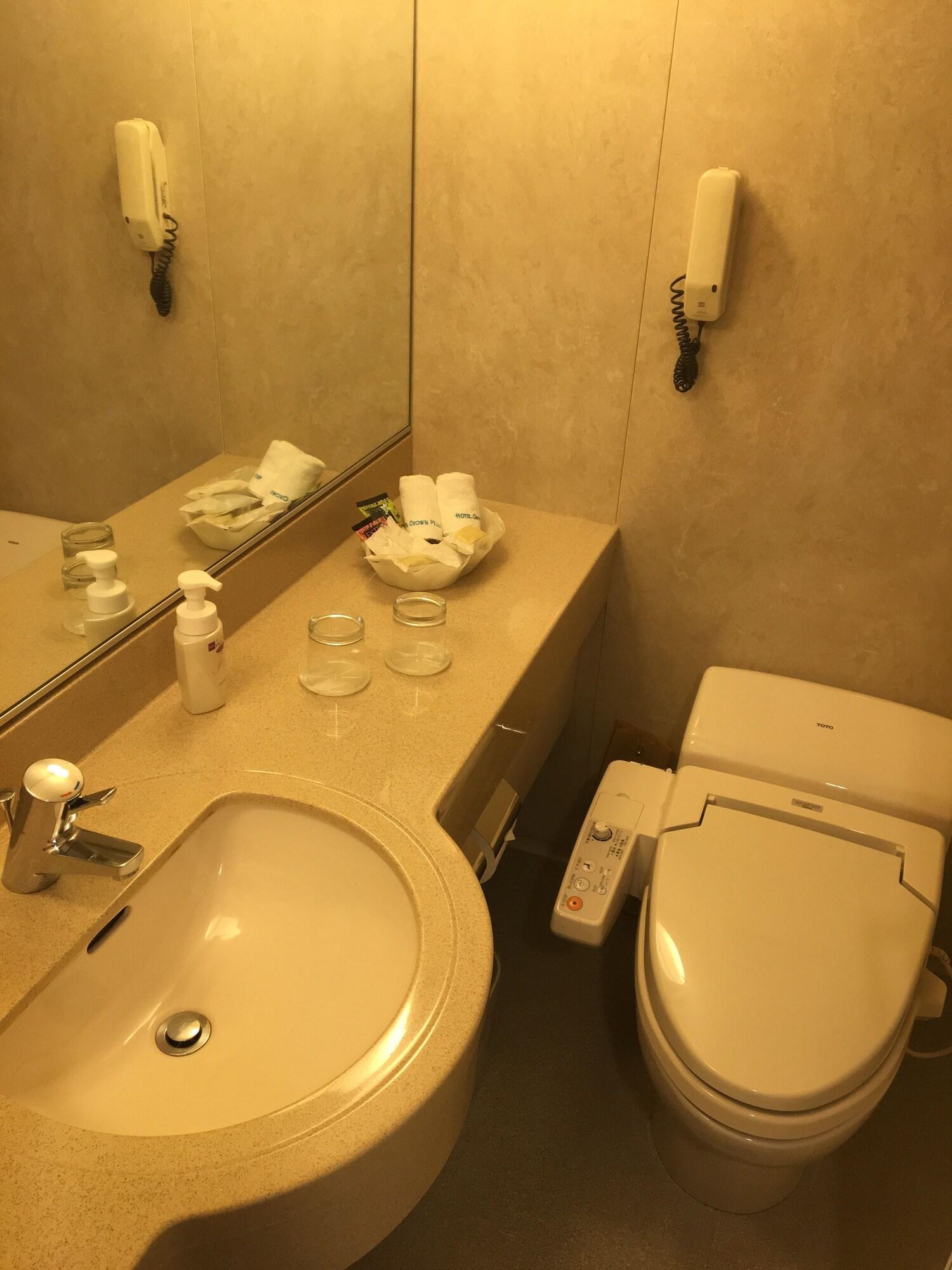 Hotel Crown Palais Kokura Китакюсю Экстерьер фото