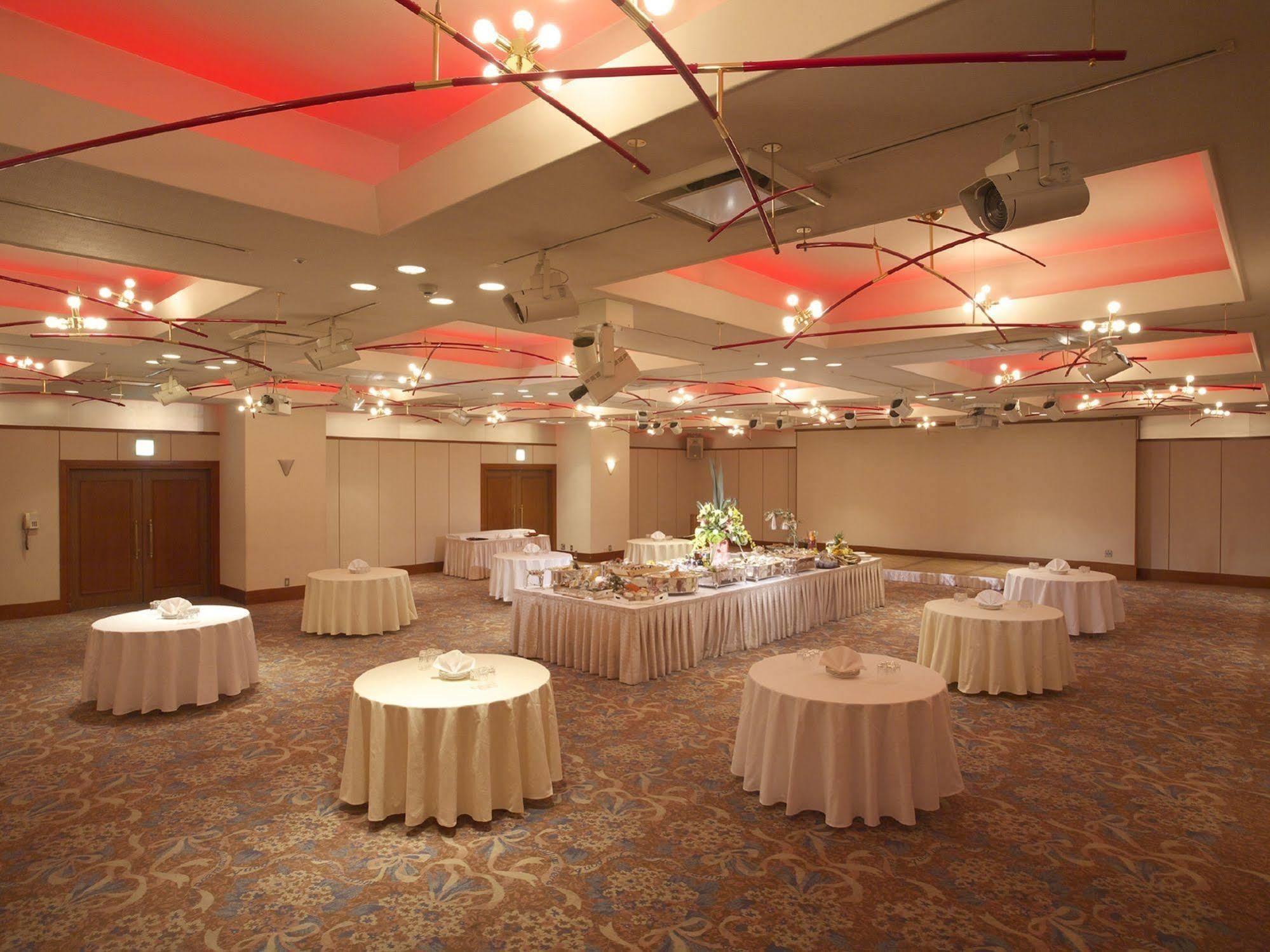 Hotel Crown Palais Kokura Китакюсю Экстерьер фото